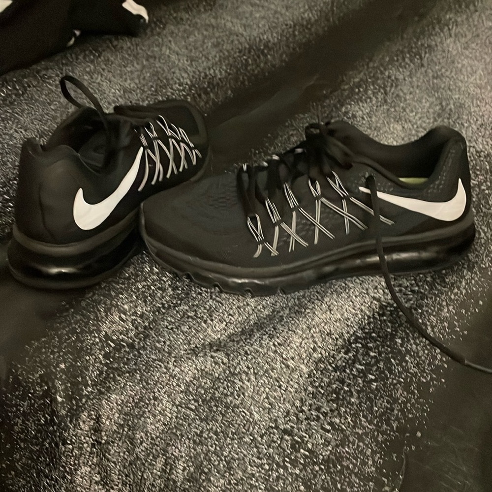 Gently used Men’s Nike Air Max Size 9